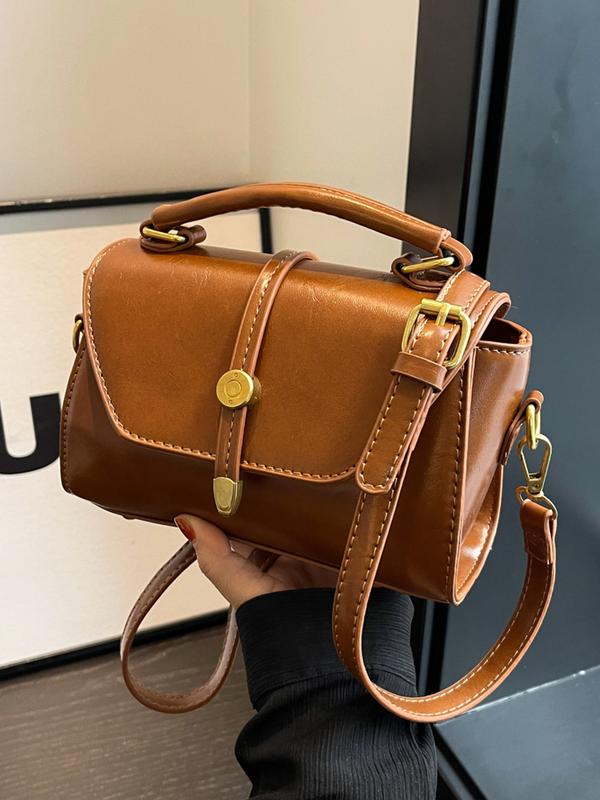 Bianca Lombardi |  Bolso bandolera cuadrado y elegante con detalles en contraste