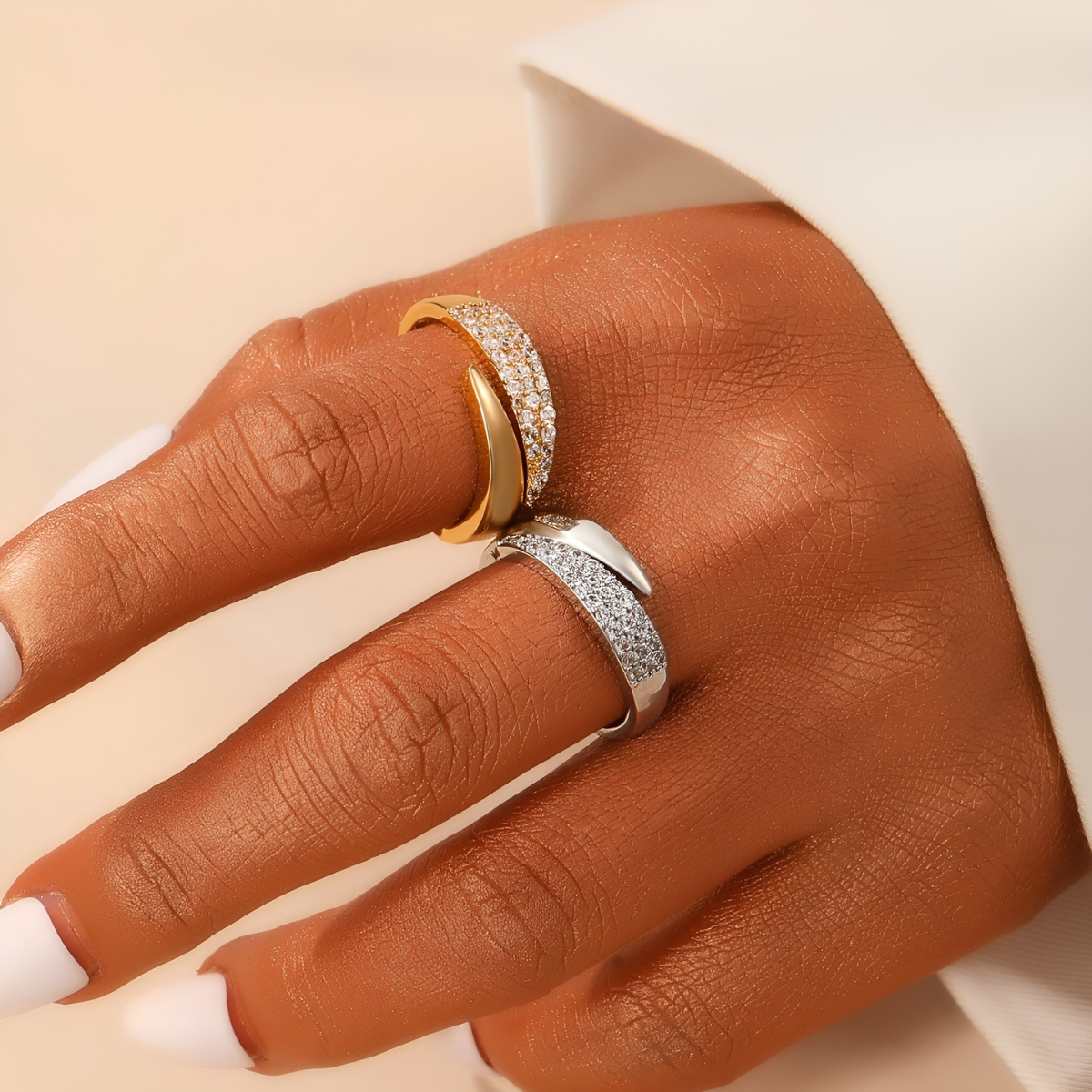 Bianca Lombardi | Anillo elegante, cómodo y atemporal, de estilo femenino
