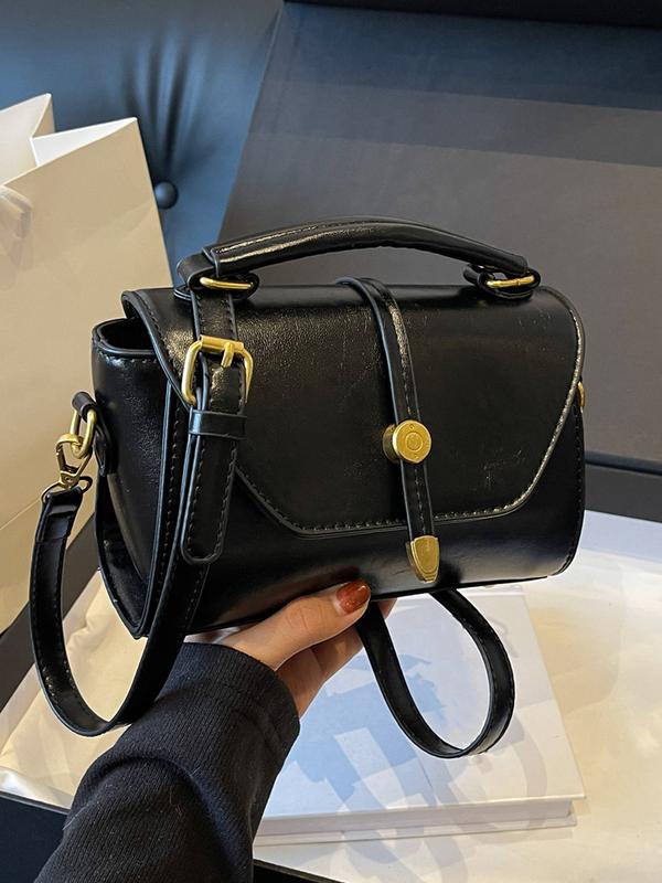 Bianca Lombardi |  Bolso bandolera cuadrado y elegante con detalles en contraste